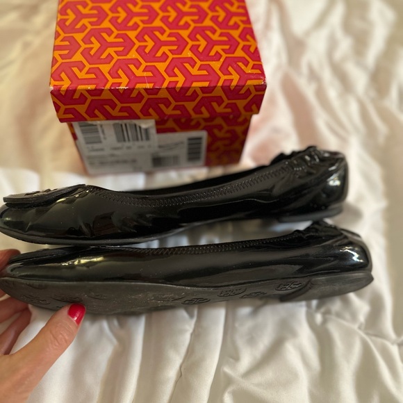 Tory Burch Black patent Leather REVA BALLET Slip-on Everyday Biz-Casual FLATS - Picture 5 of 8